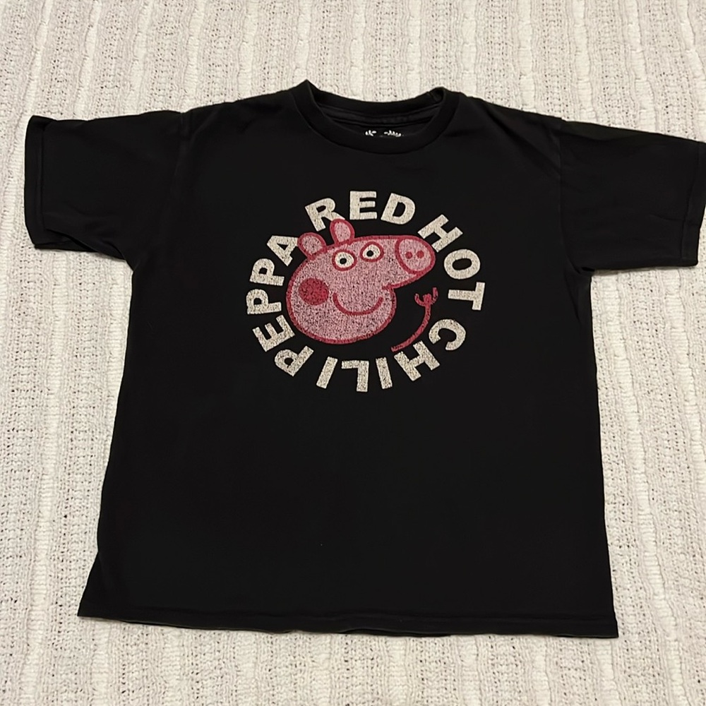 Unisex Youth Size 7 Red Hot Chili Peppa (Peppa Pig) T-Shirt